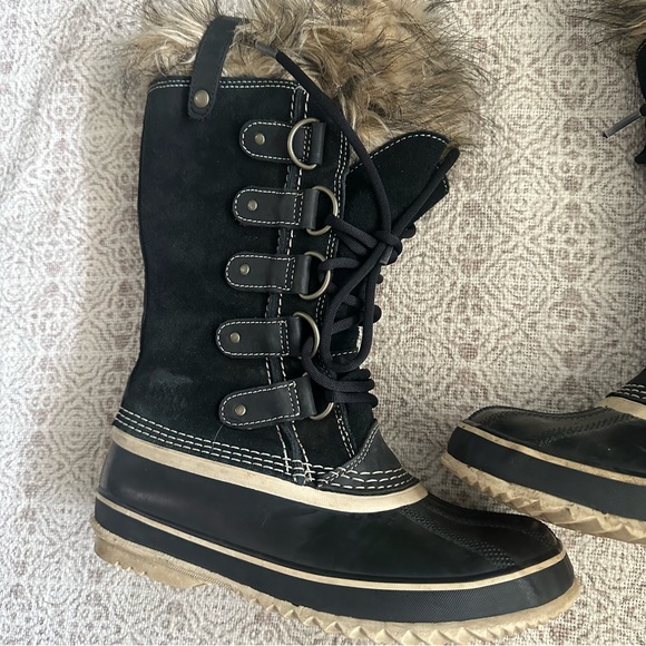 Sorel Joan Of Arctic Women’s Black Suede Winter Boots - Picture 2 of 9